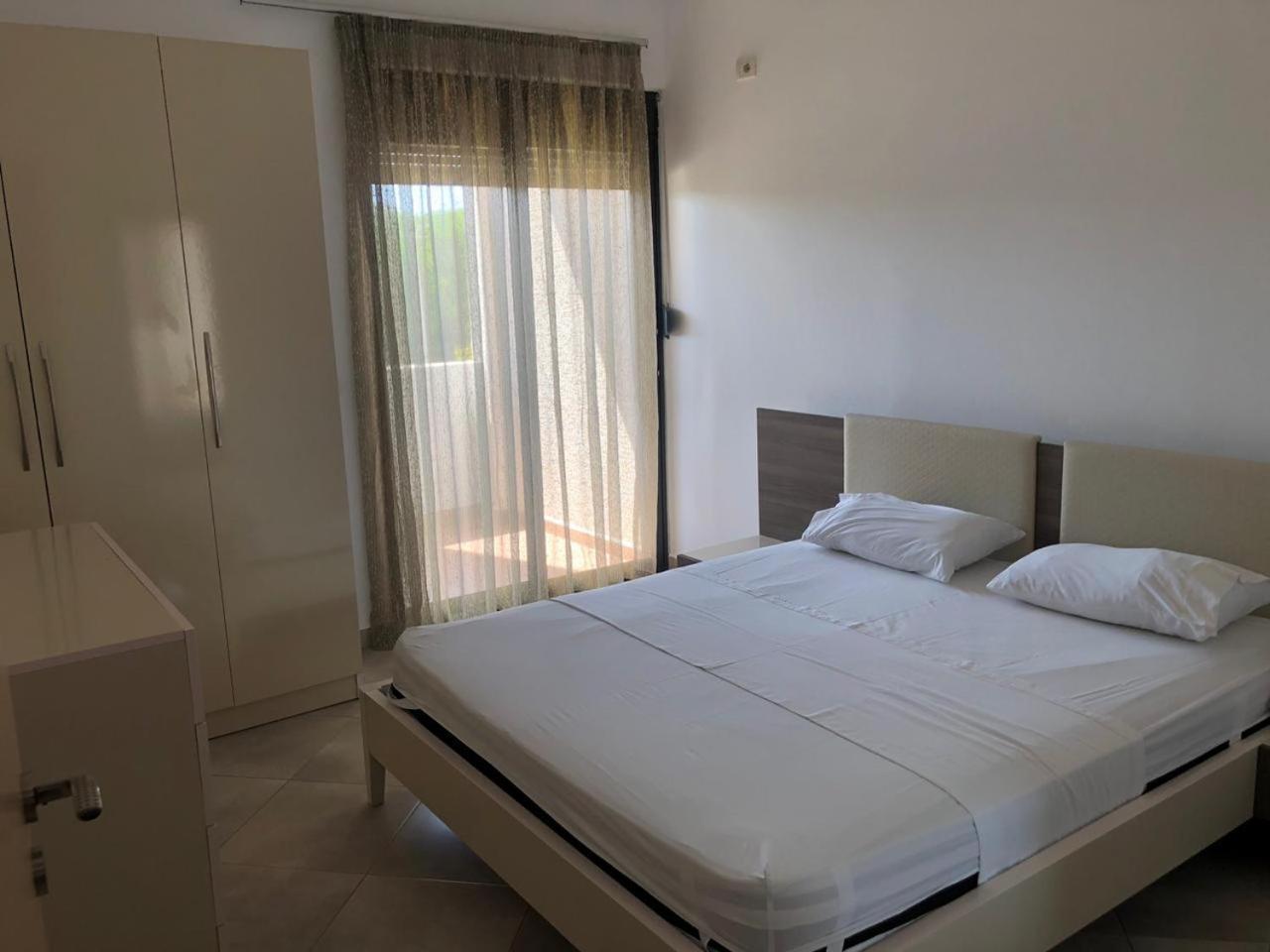 Hotel Fish Land Plazhi San Pietro Bagian luar foto