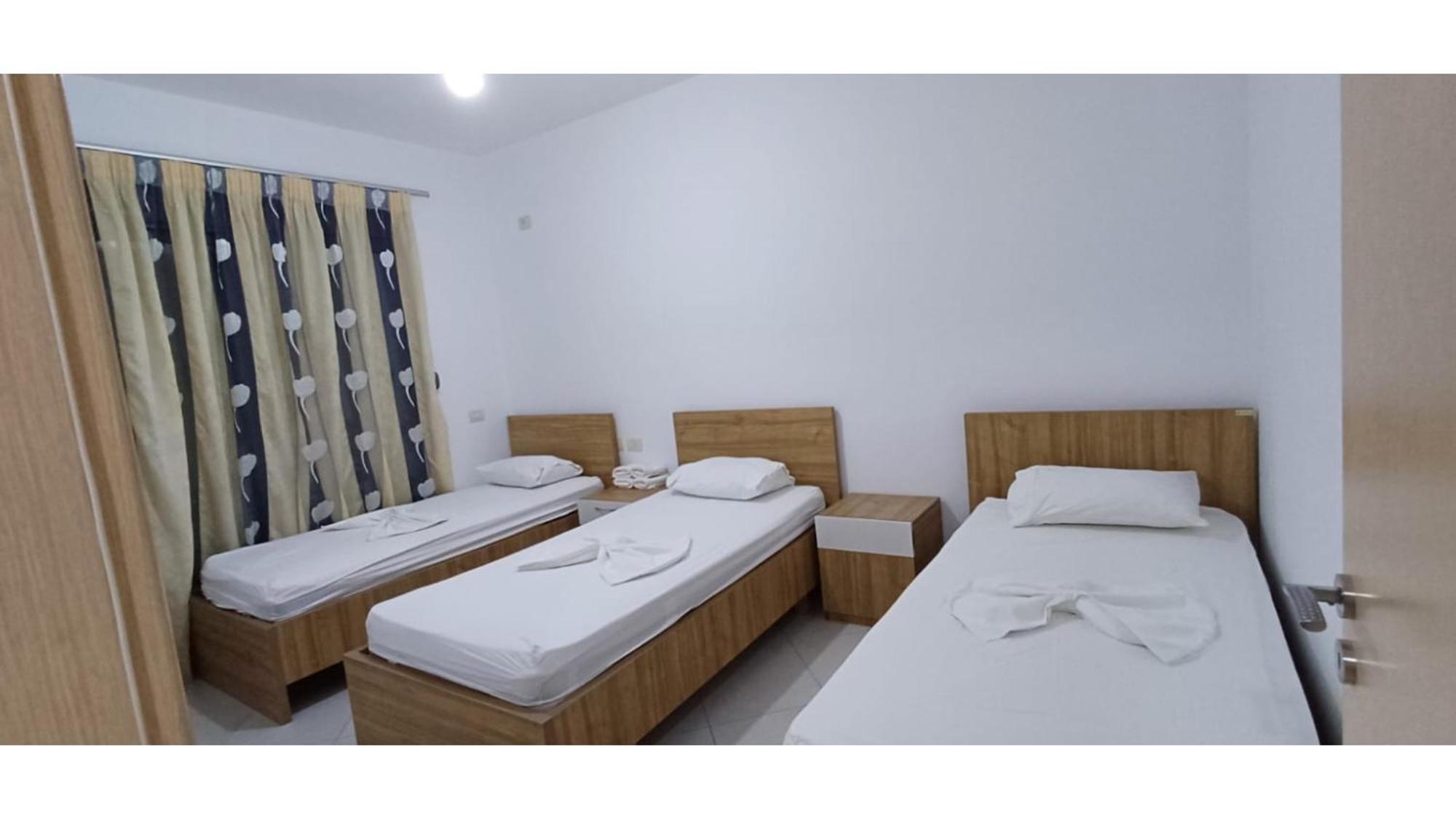 Hotel Fish Land Plazhi San Pietro Bagian luar foto